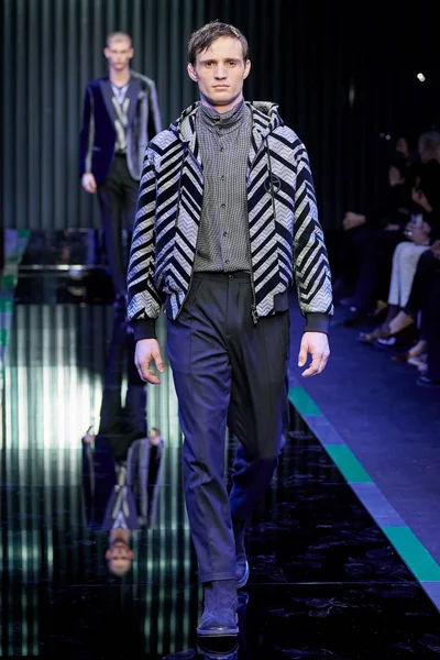 Look 14